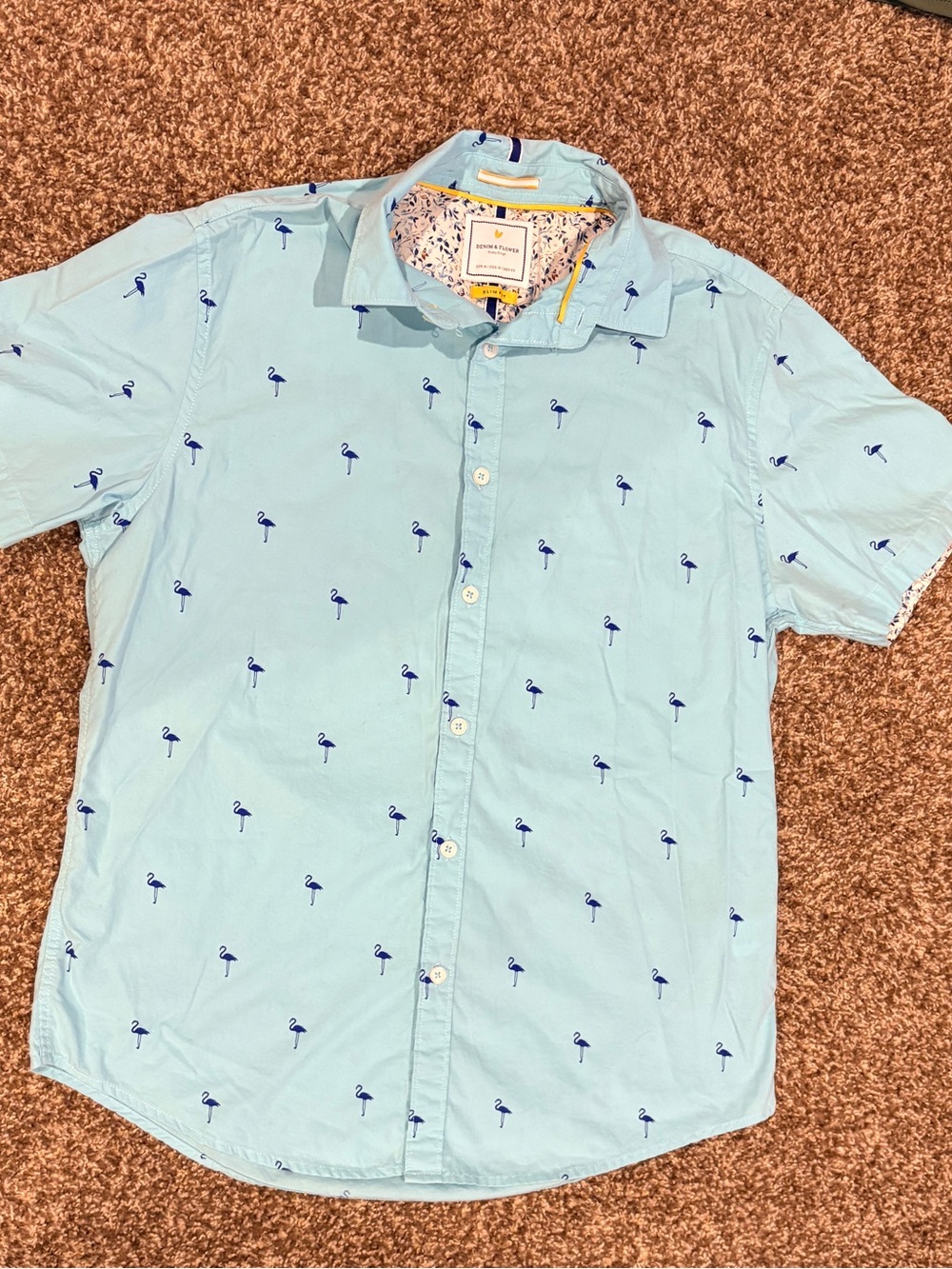 Men's Light Blue Short-Sleeve Button-Down Shirt with Navy Flamingo Print